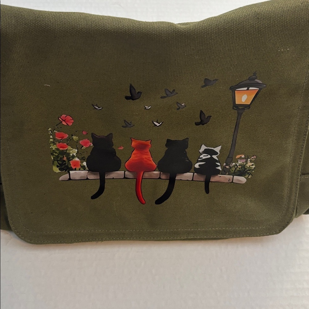 GREEN CANVAS MESSENGER BAG WITH CAT DETAIL ON FRONT FLAP 2 SNAP CLOSURES - Picture 7 of 15